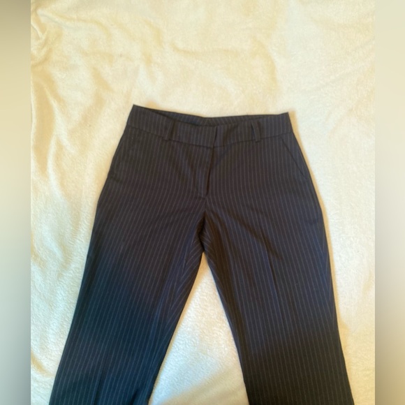 Suzy Shier Mid-Rise Flared Leg Striped Trousers Size 7/8 - Picture 2 of 5